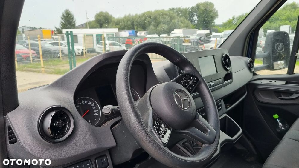Mercedes-Benz Sprinter - 27
