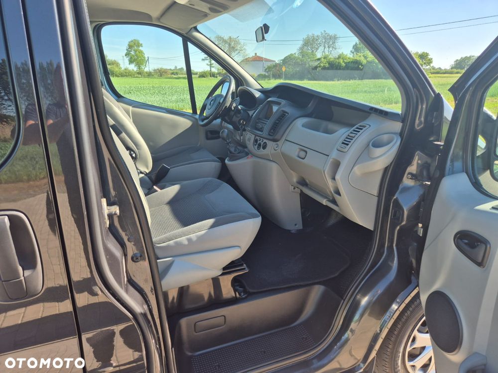 Opel Vivaro - 8