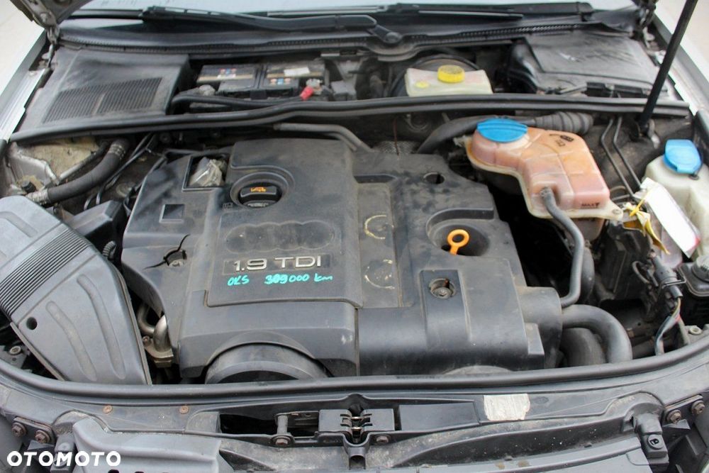 Audi A4 B7 2006 1.9TDI BRB Sedan (MASKA, ZDERZAK, LAMPA, BŁOTNIK, DRZWI, SZYBA, FOTEL) - 9