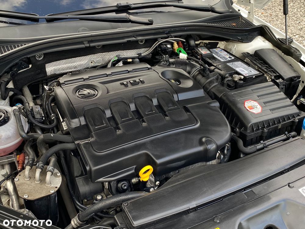 Skoda Superb 2.0 TDI Sportline DSG - 12