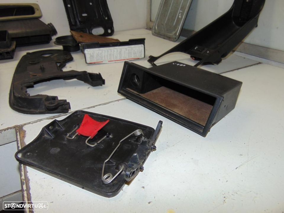 Volvo 780 Turbo coupê Bertone vários plásticos - 8