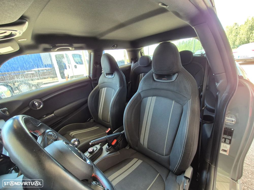 MINI 3 Portas One JCW - 9