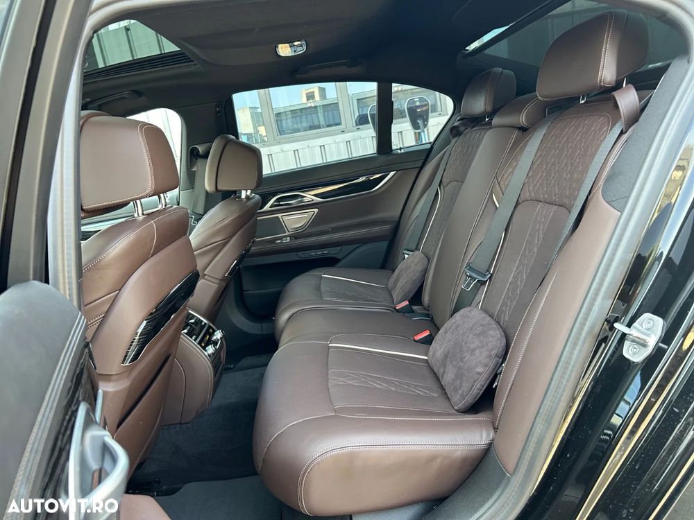 BMW Seria 7 750i xDrive - 13