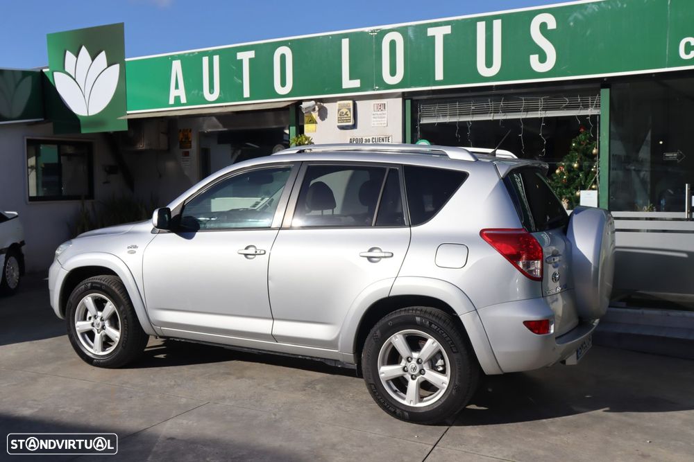 Toyota RAV4 2.2 D-4D X - 4