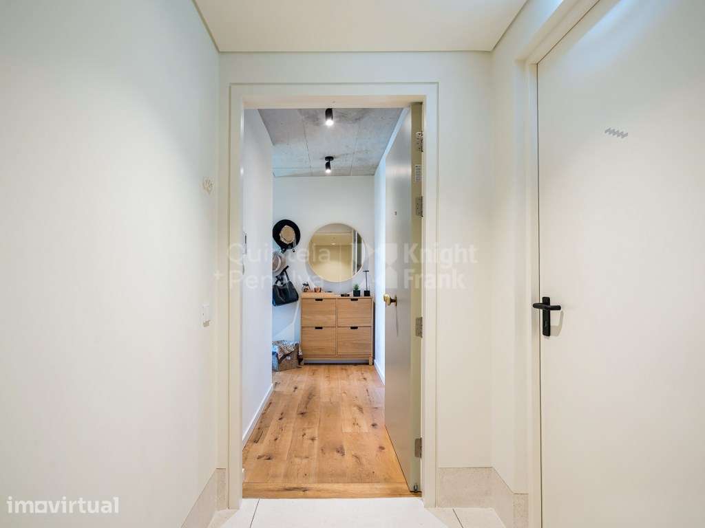 Apartamento T1+1 com varanda para arrendamento em Leça da Palmeira - Grande imagem: 2/25