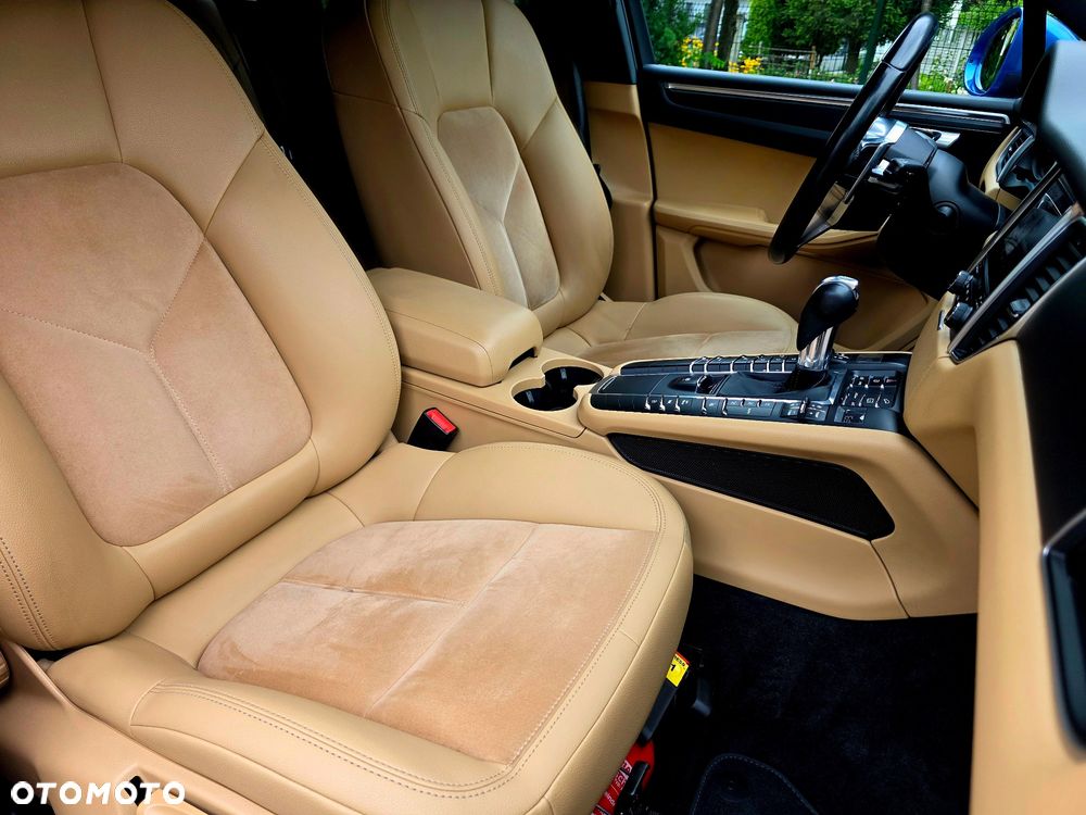 Porsche Macan - 29