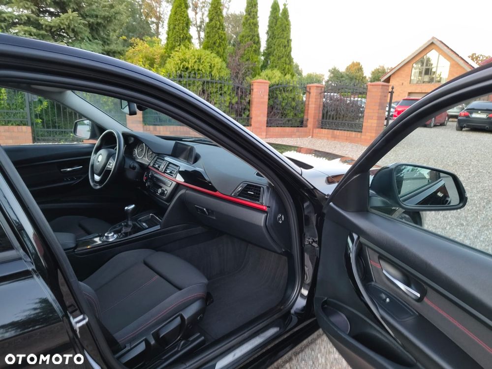 BMW Seria 3 320d Sport Line - 8