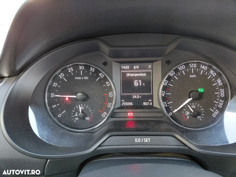Skoda Octavia 1.6 TDI AMBITION DSG - 6