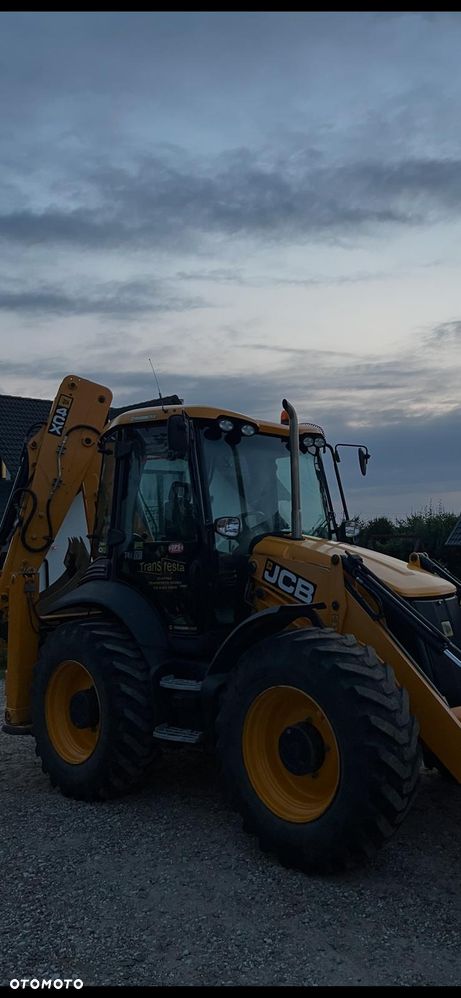 JCB 4CX - 16