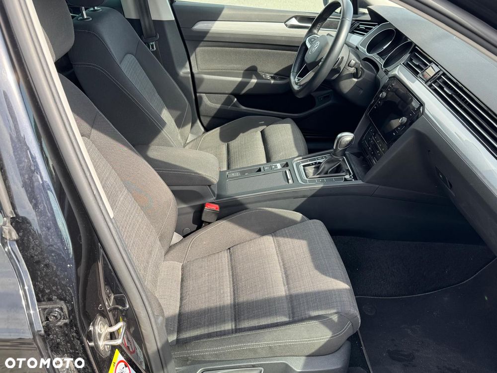 Volkswagen Passat - 23
