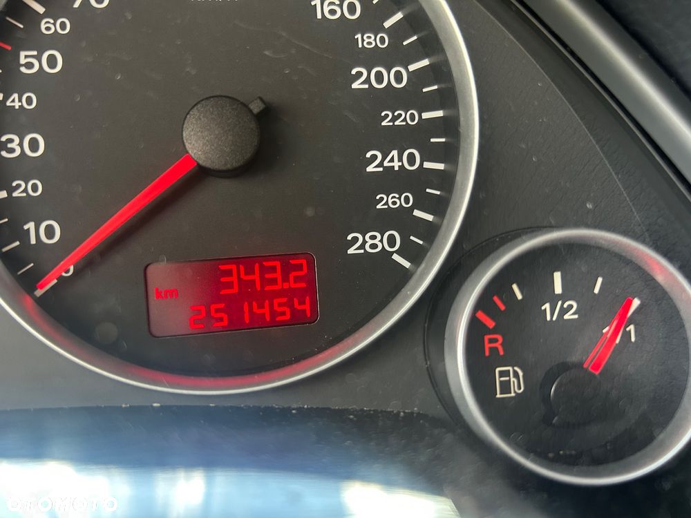 Audi A4 Limousine 3.2 FSI Quattro - 16