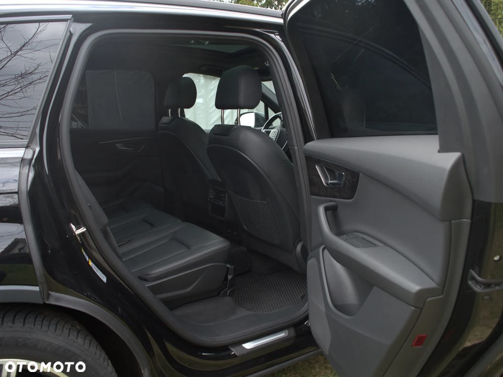 Audi Q7 50 TDI mHEV Quattro Black Edition Tiptr - 2