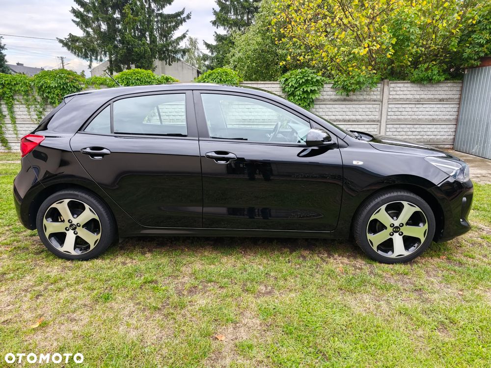 Kia Rio 1.2 L - 5