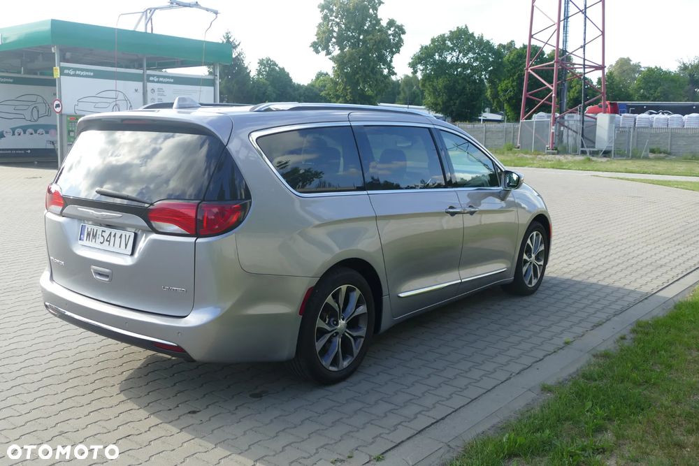 Chrysler Pacifica - 9