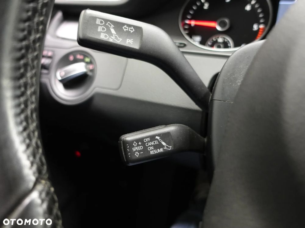 Volkswagen Passat 2.0 Blue TDI SCR Highline - 38