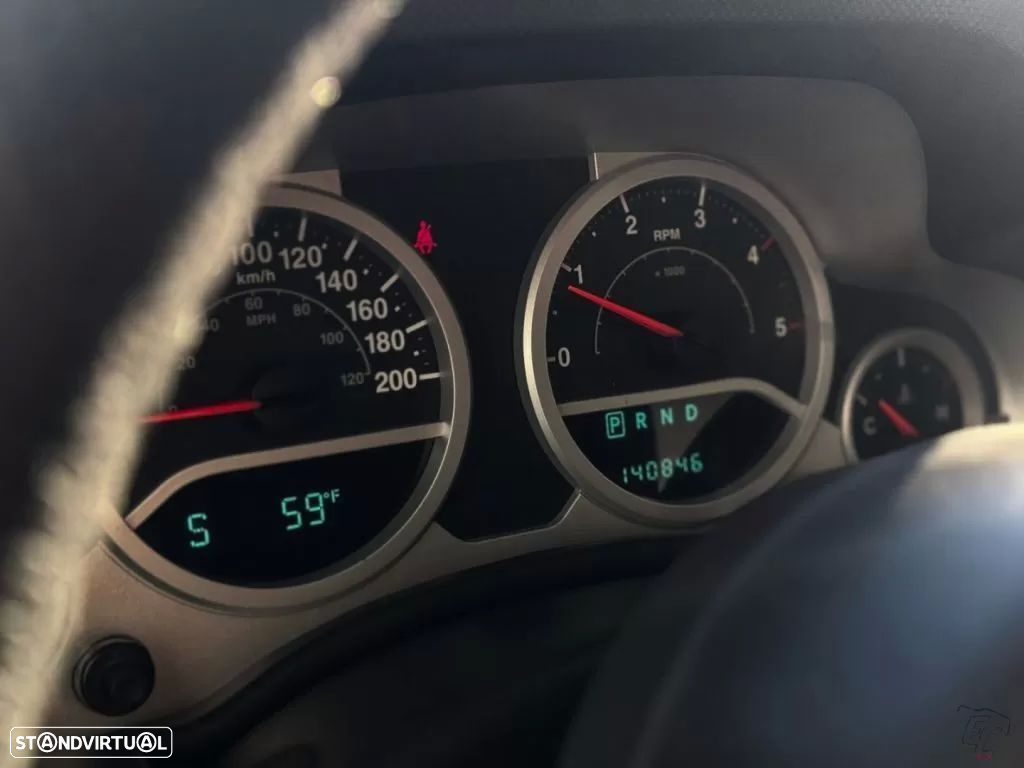 Jeep Wrangler Unlimited 2.8 CRD DPF Auto Sahara - 17