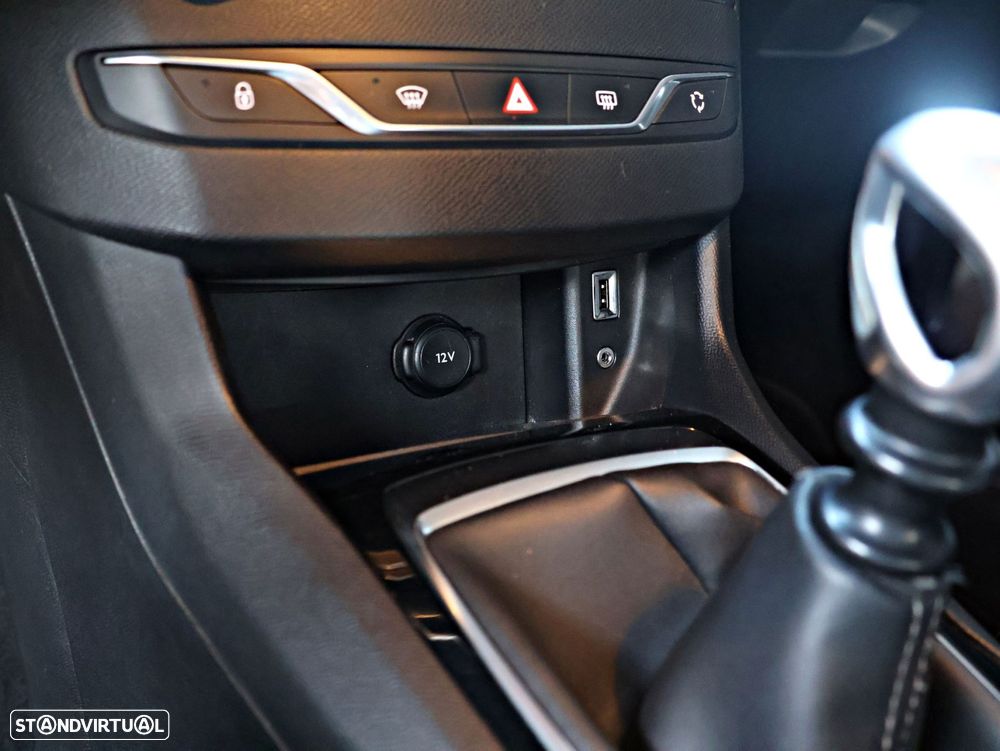 Peugeot 308 1.6 e-HDi Active J17 - 55
