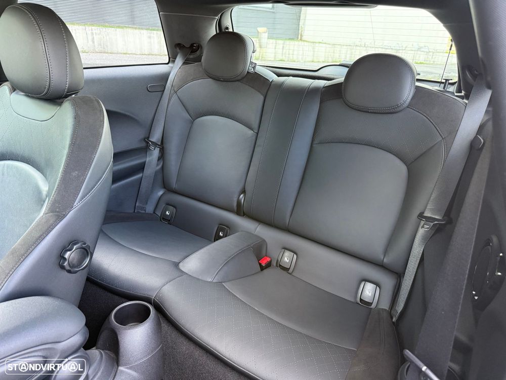 MINI 3 Portas Cooper SE Premium Essential - 27
