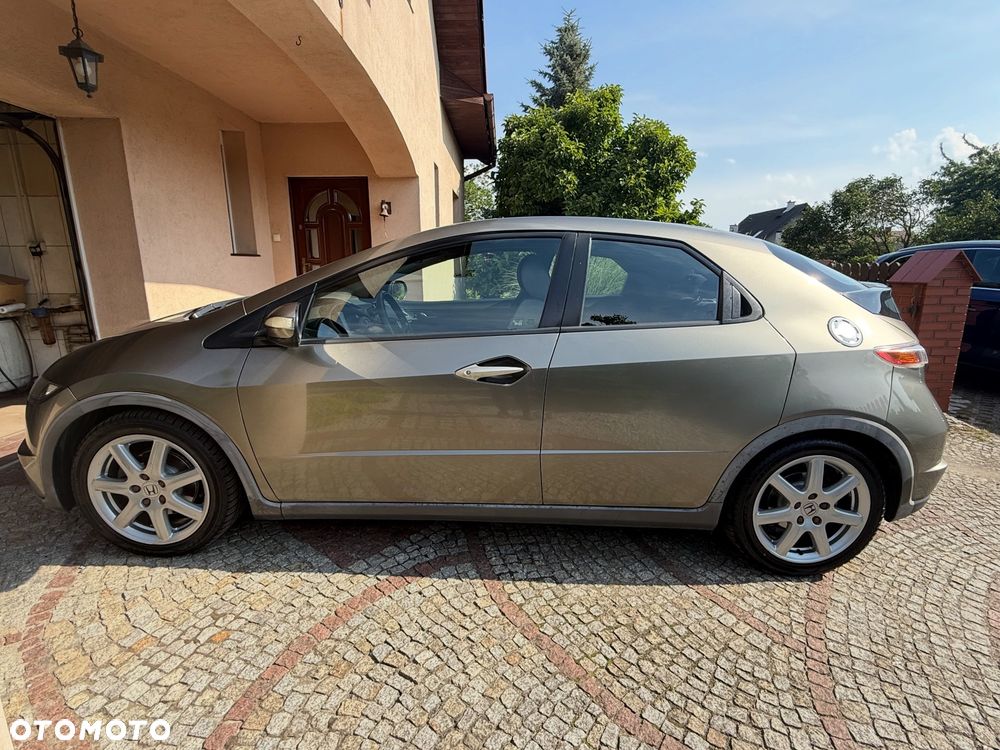 Honda Civic 1.8 Comfort - 1