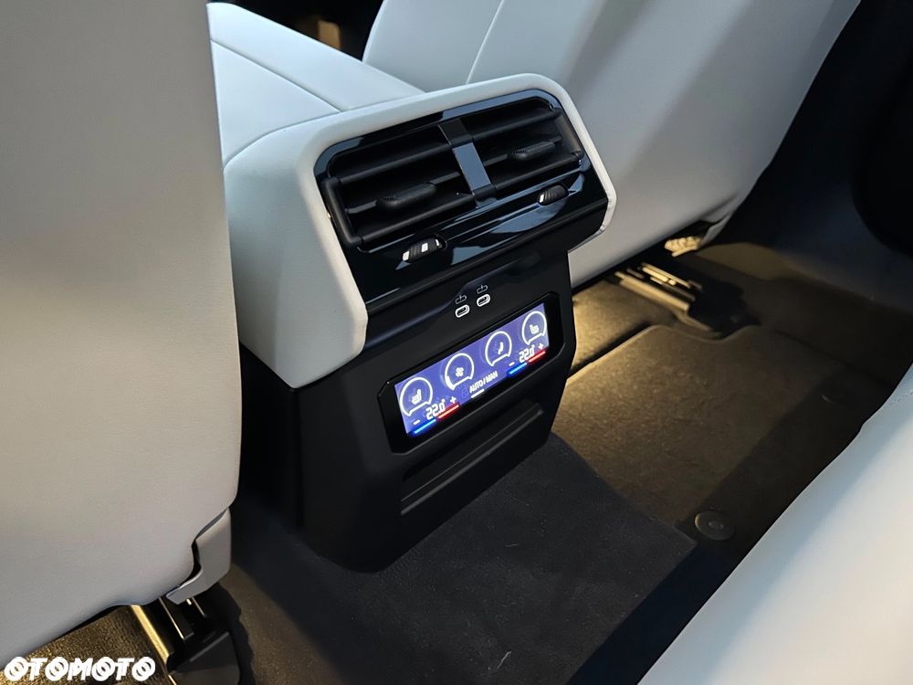 BMW Seria 5 520d xDrive mHEV M Sport - 29