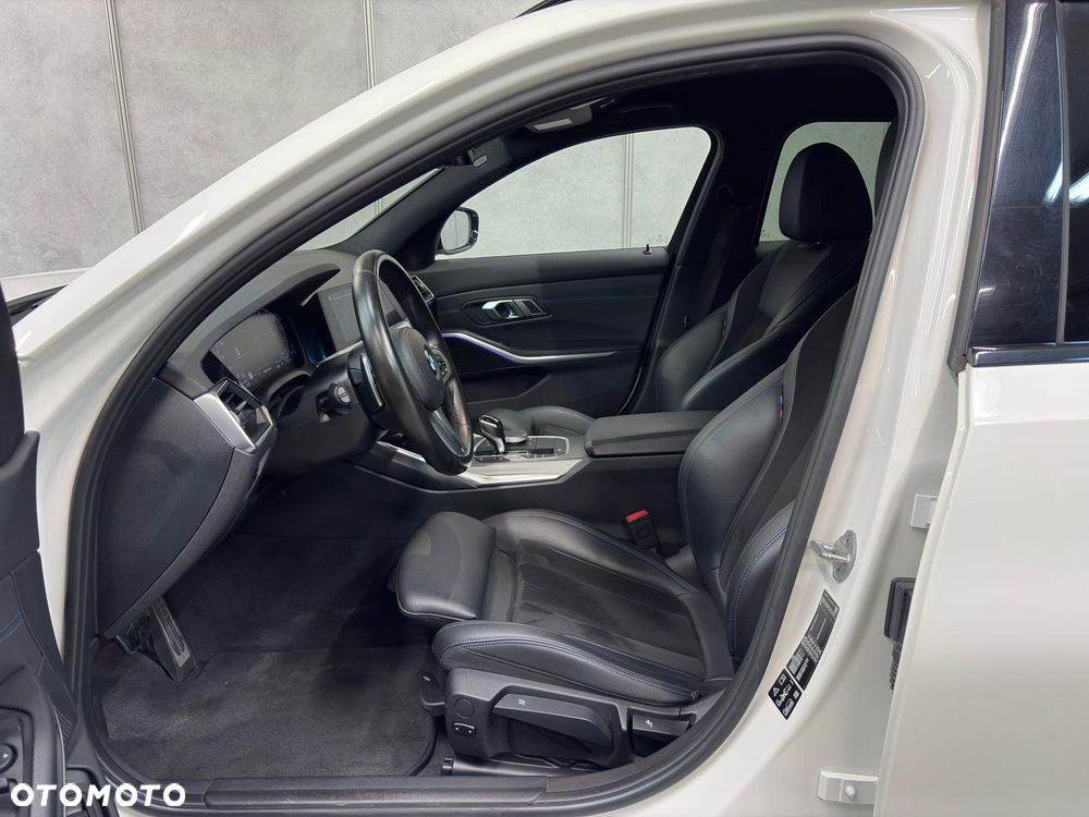 BMW Seria 3 330i xDrive M Sport sport - 14