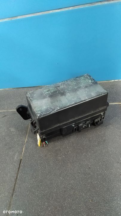 Skrzynka bezpieczników Nissan Terrano 2 71543024 - 1