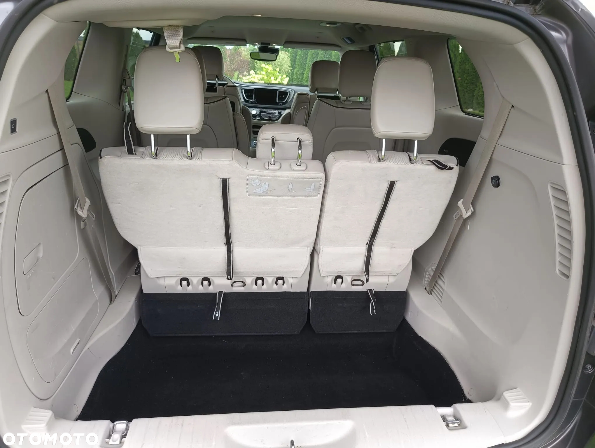 Chrysler Pacifica - 7
