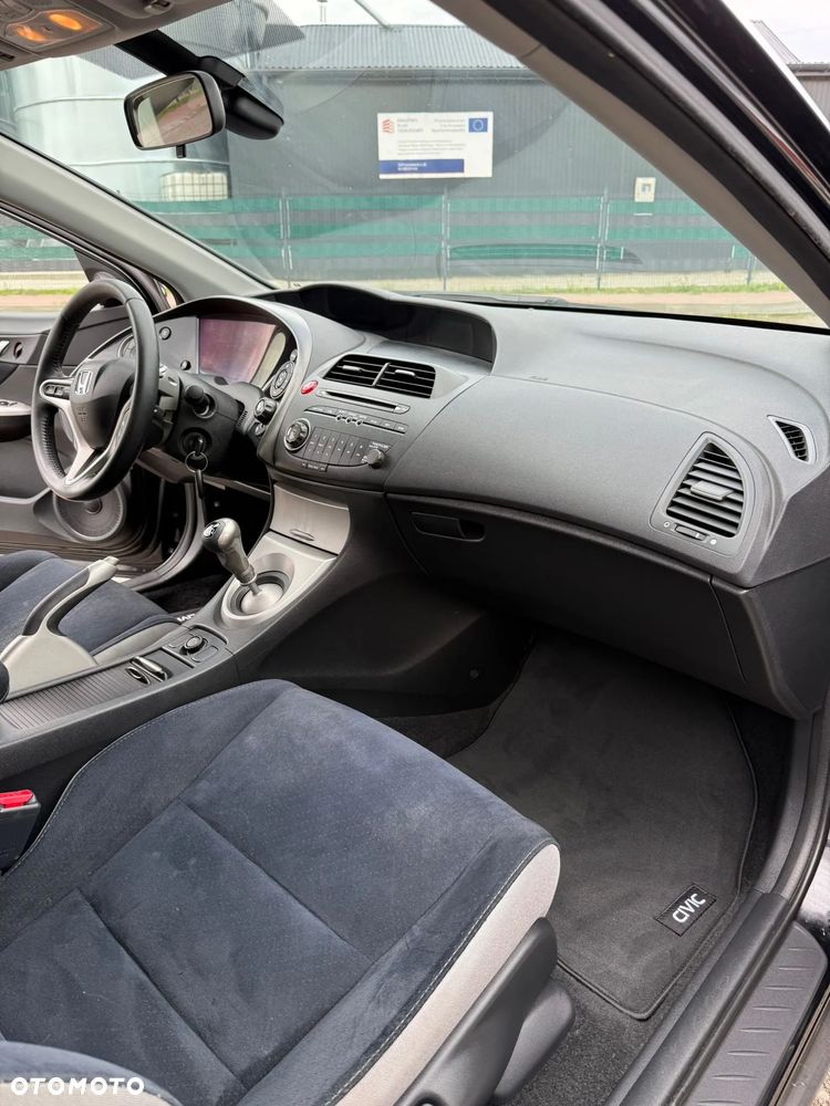 Honda Civic 1.8i-VTEC Sport - 29