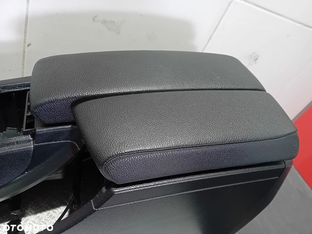 podłokietnik tunel skóra BMW E90-91 2008 - 6