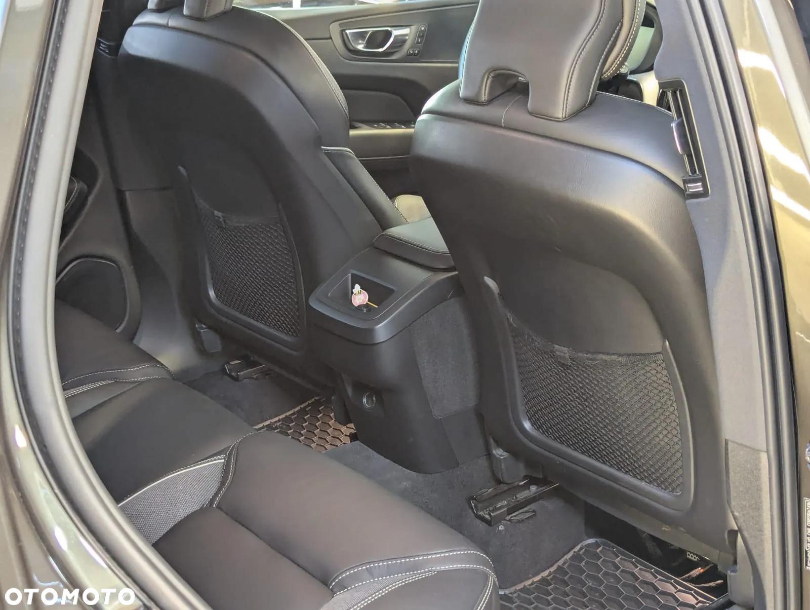 Volvo XC 60 B4 D AWD R-Design - 14
