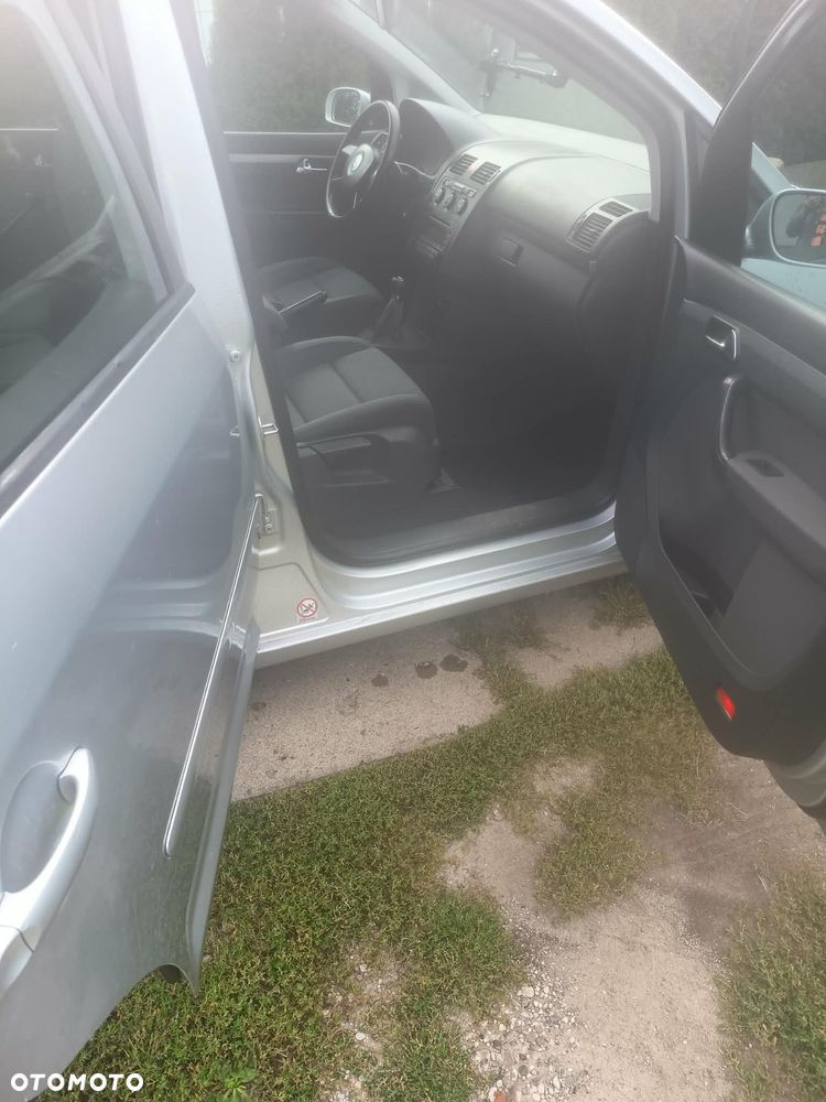 Volkswagen Touran 1.9 TDI Conceptline - 4