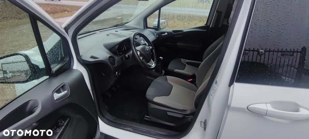 Ford Tourneo Courier 1.0 EcoBoost S&S Ambiente - 9