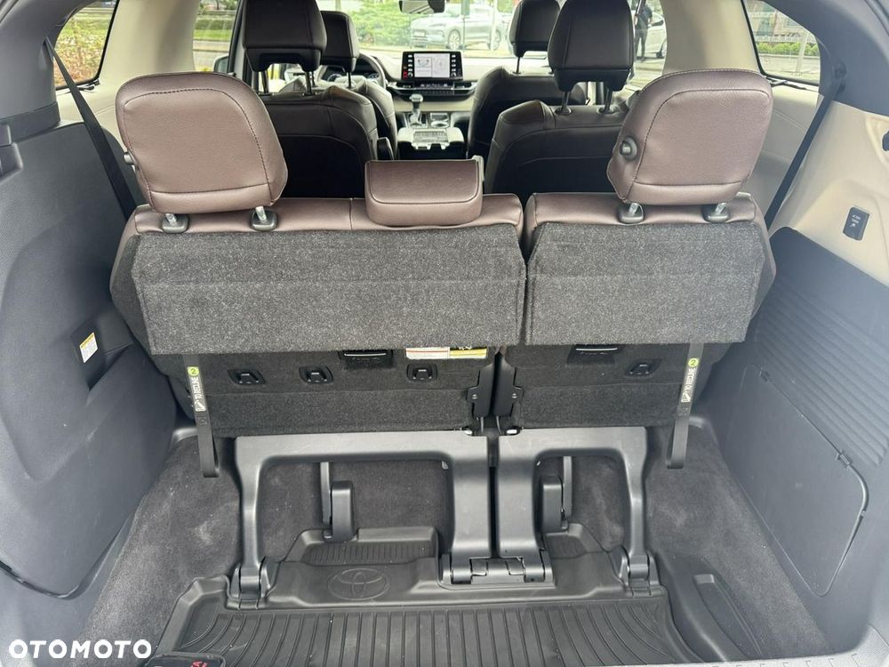 Toyota Sienna - 21