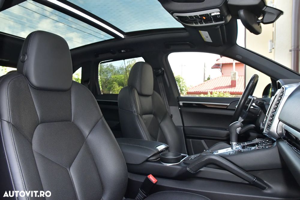 Porsche Cayenne 3.0 L - 34