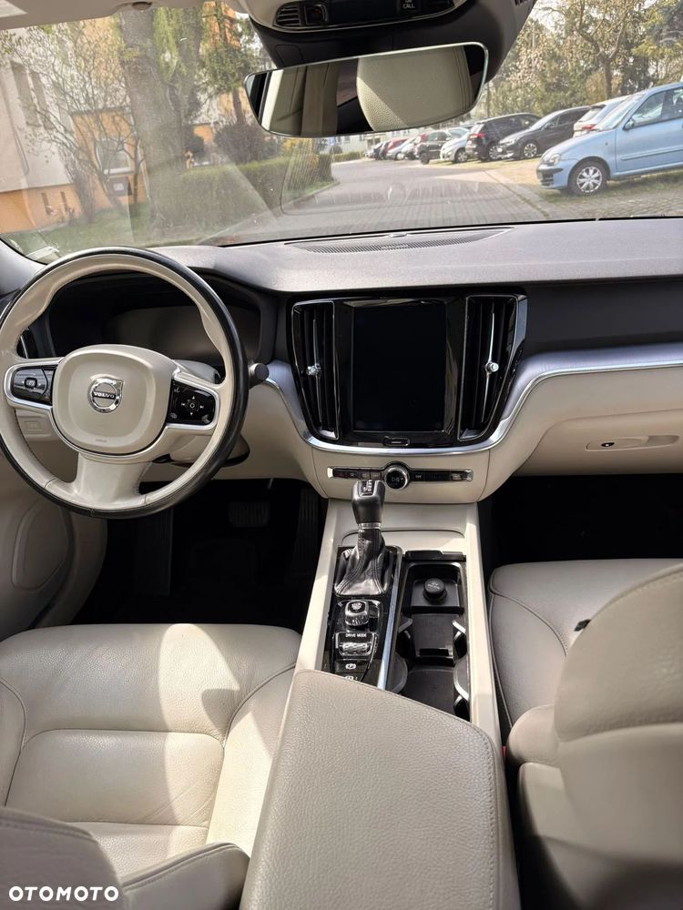 Volvo S60 T6 AWD Momentum Pro - 4
