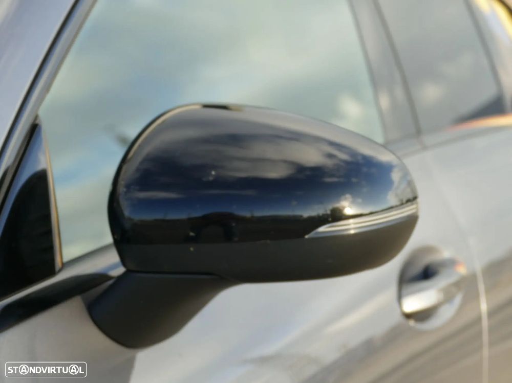 Mercedes-Benz CLA 250 e - 8