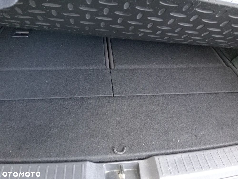 Toyota Corolla Verso 1.8 Sol + 7os - 12