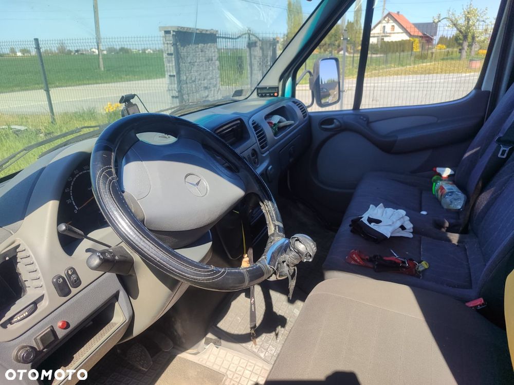 Mercedes-Benz Sprinter - 2