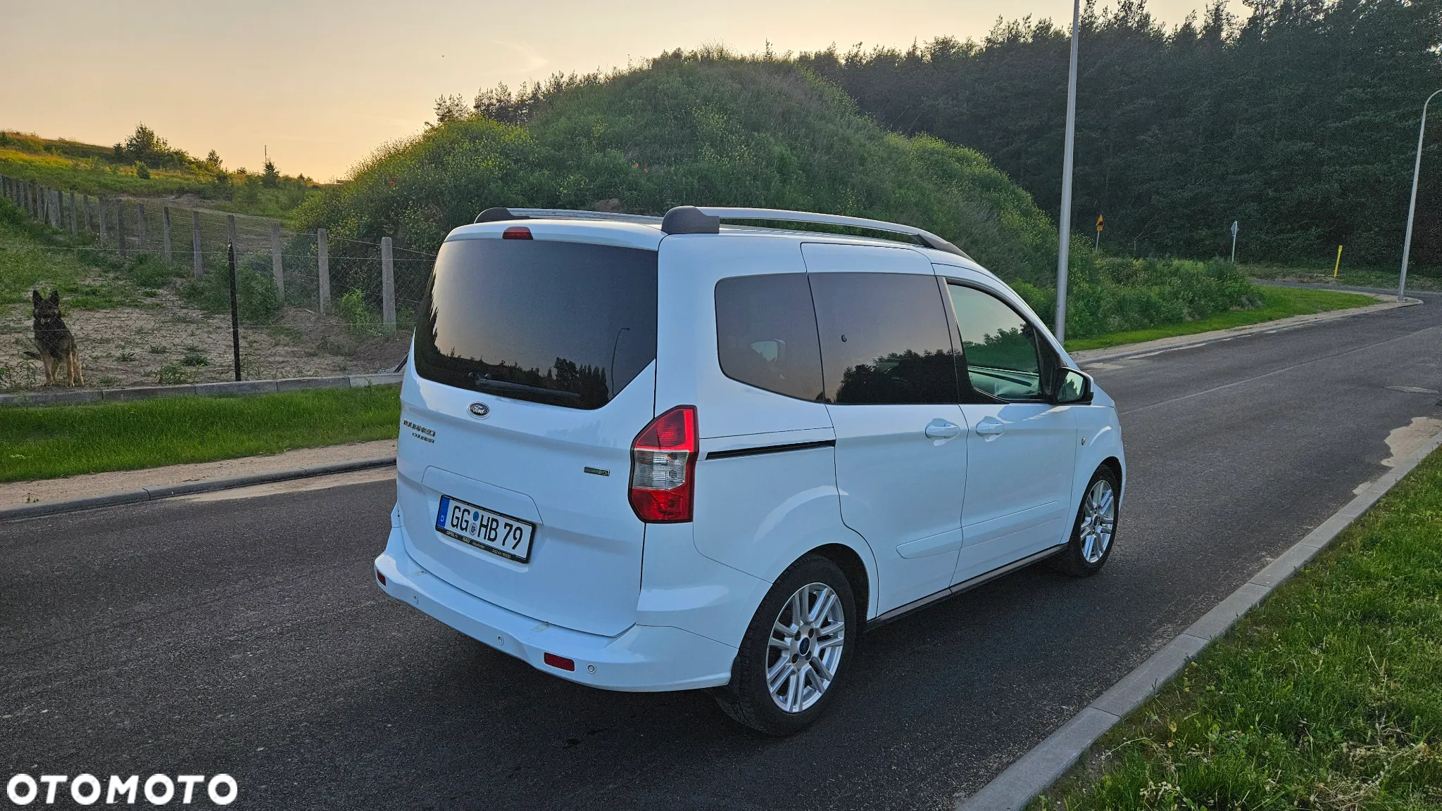 Ford Tourneo Courier 1.0 EcoBoost S&S Titanium - 8