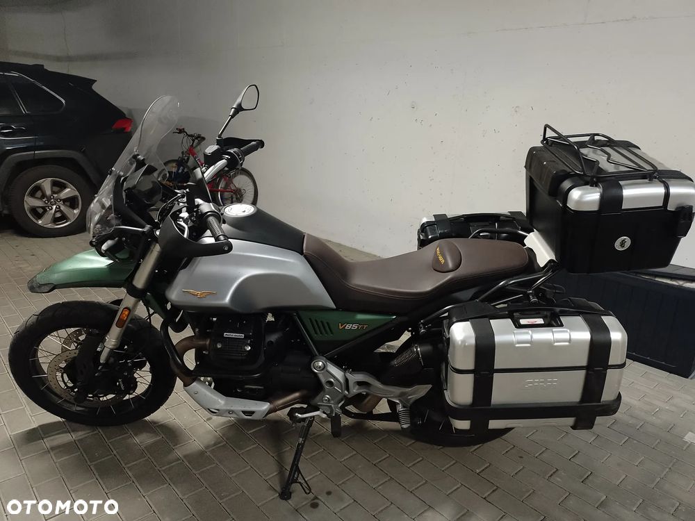 Moto Guzzi V85 - 2