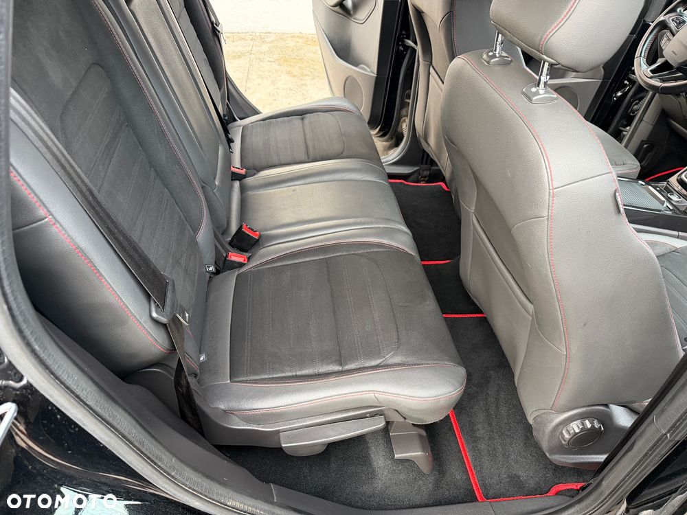Ford Kuga 2.0 TDCi 2x4 ST-Line - 6
