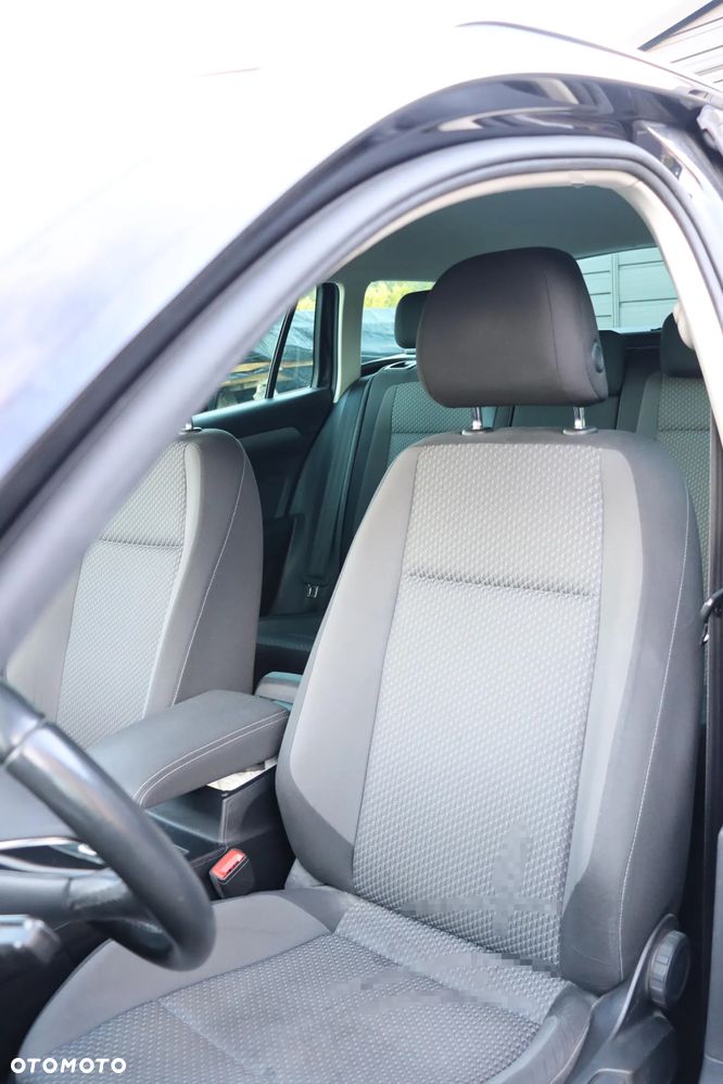 Volkswagen Passat - 18