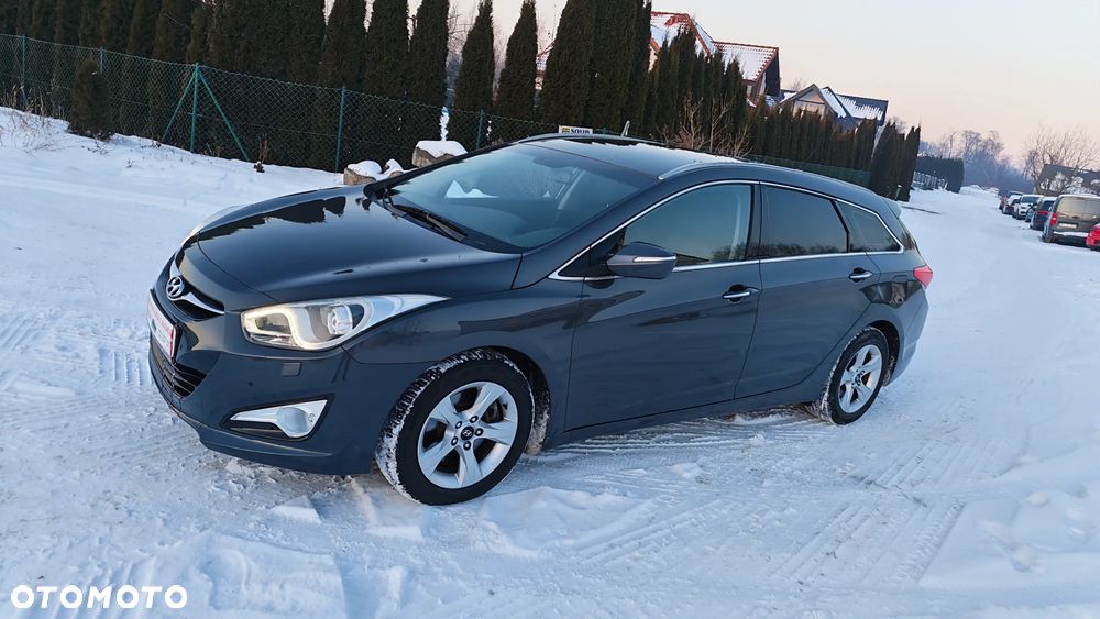 Hyundai i40 Kombi blue 1.6 Family+ - 17