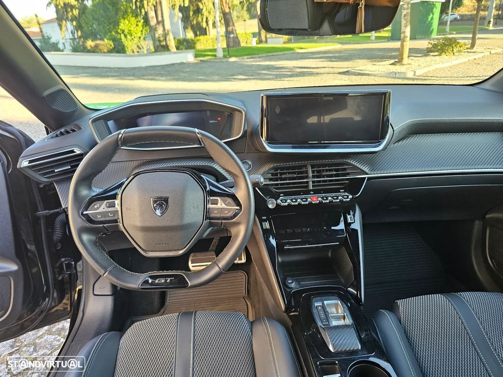 Peugeot e-208 GT - 12