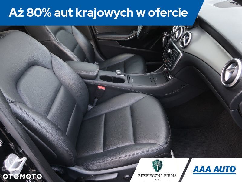 Mercedes-Benz GLA - 10