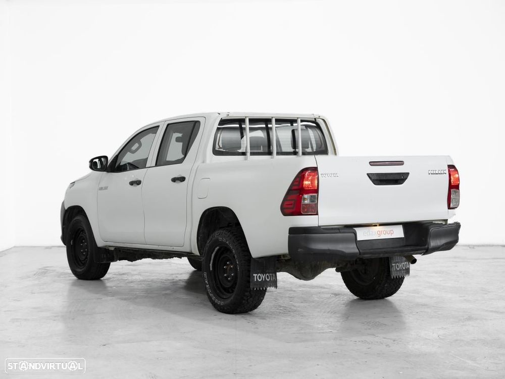 Toyota Hilux 2.4 D-4D 4WD CD CM c/IVA - 5