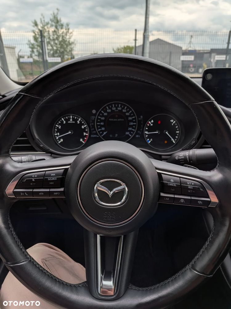 Mazda 3 2.0 mHEV Hikari - 16