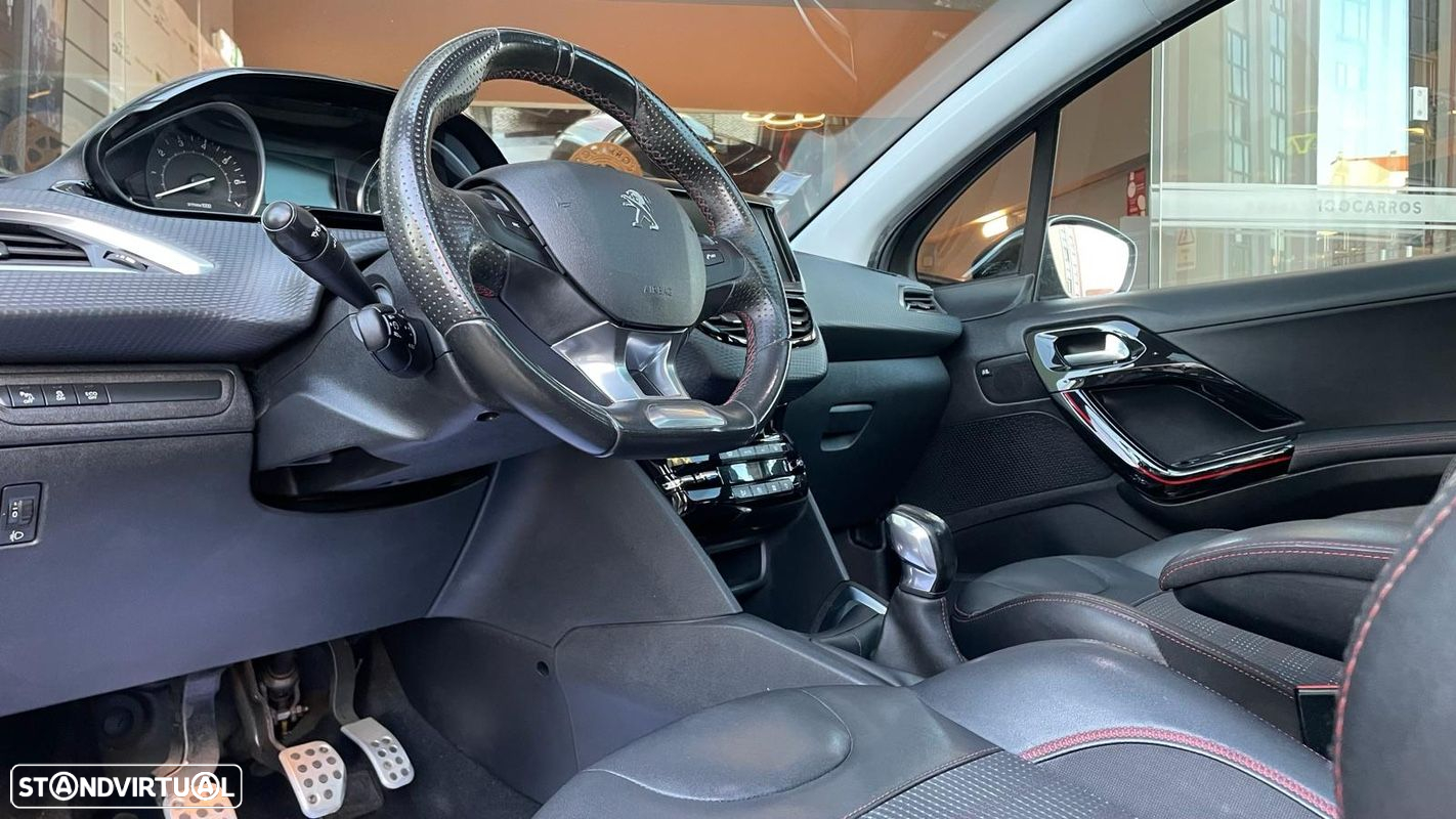 Peugeot 208 1.2 PureTech GT Line - 5