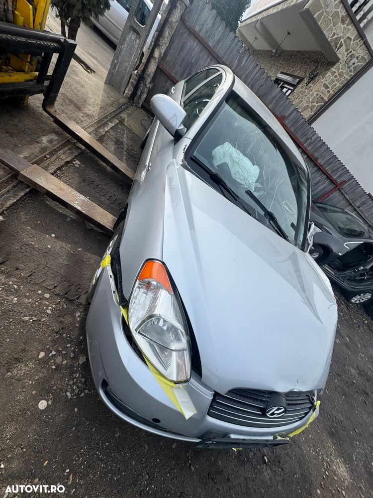 Dezmembram Hyundai Accent 1.5 cdri 2006 - 2
