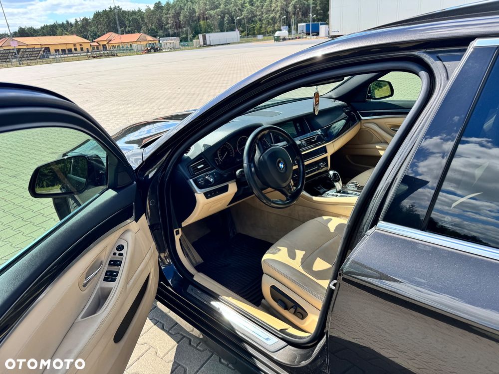 BMW Seria 5 535i xDrive Luxury Line - 6